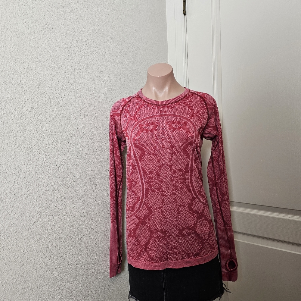 Lululemon swiftly tech longsleeve sz 8
